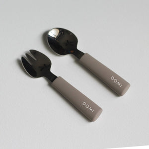 Chews Domi | Silicone/Stainless Steel Utensils (Desert Taupe)
