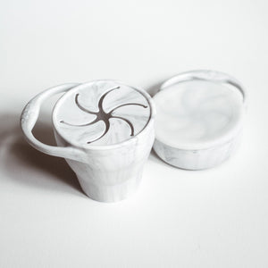 Chews Domi | Silicone Snack Cup in Marble